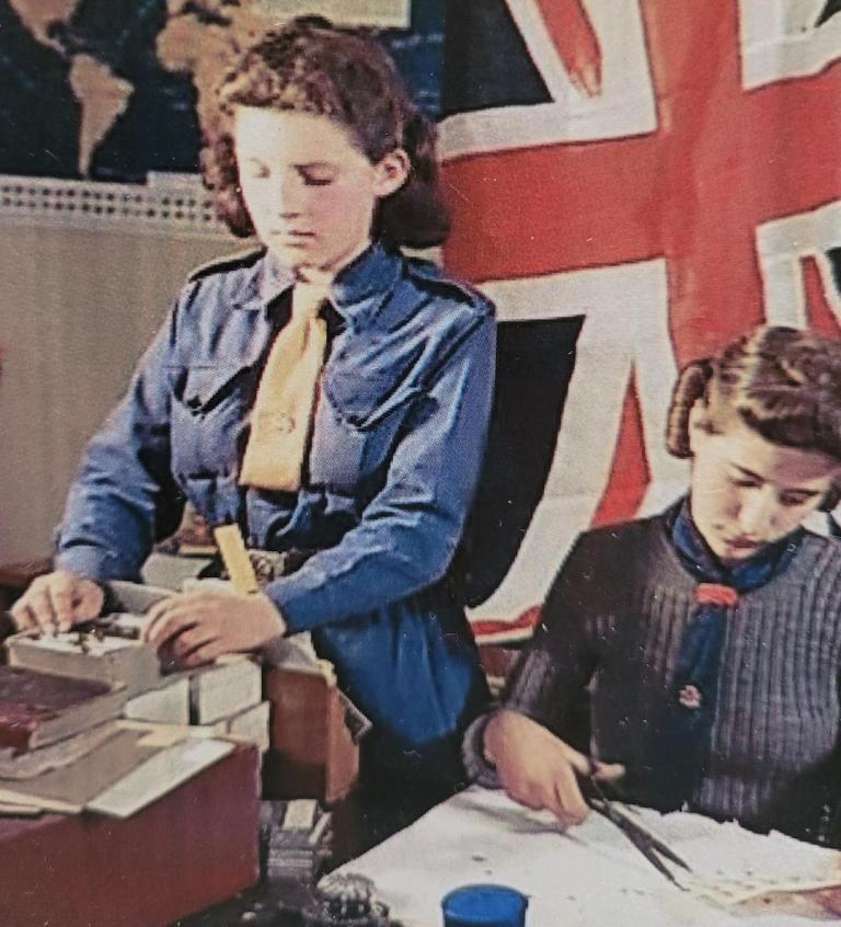 Guides – Leslie's Guiding History